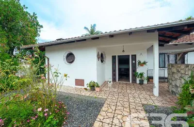 Casa com 4 quartos à venda na Valença, 81, Guanabara, Joinville