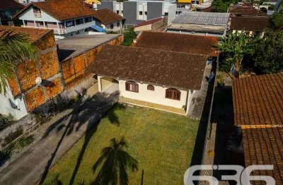 Casa com 2 quartos à venda na Albano Schimdt, 73, Boa Vista, Joinville