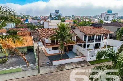 Casa com 5 quartos à venda na Rua Delhi, 371, Ubatuba, São Francisco do Sul