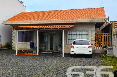 Casa com 3 quartos à venda na Rua Selma Doering Bruhns, 1265, Jardim Iririú, Joinville