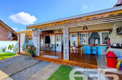 Casa com 3 quartos à venda na Nereu Ramos, 70, Salinas, Balneário Barra do Sul
