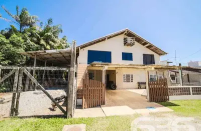 Casa com 5 quartos à venda na Amândio Cabral, 82, Centro, Balneário Barra do Sul