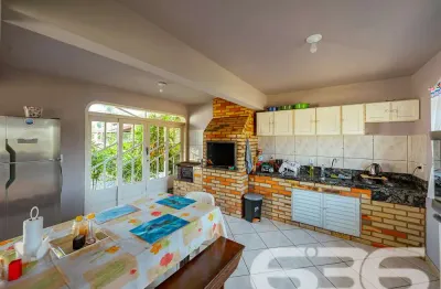 Casa com 3 quartos à venda na Perequê, 280, Pinheiros, Balneário Barra do Sul