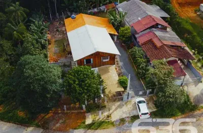 Casa com 3 quartos à venda na Rua Albano Schmidt, 415, Boa Vista, Joinville