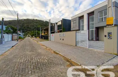 Casa com 3 quartos à venda na Rua Olímpio Dazol Florenço, 235, Ubatuba, São Francisco do Sul