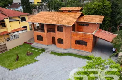 Casa com 5 quartos à venda na Rua Alexandre Schlemm, 784, Anita Garibaldi, Joinville