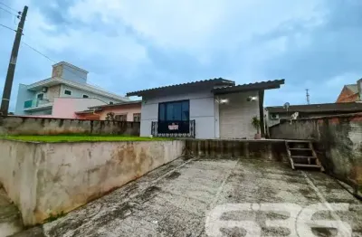 Casa com 3 quartos à venda na Avenida Paulo Schroeder, 199, Petrópolis, Joinville
