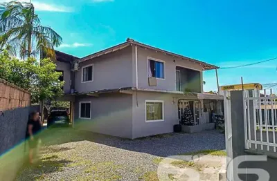 Casa com 4 quartos à venda na Rua Boehmerwald, 640, Boehmerwald, Joinville