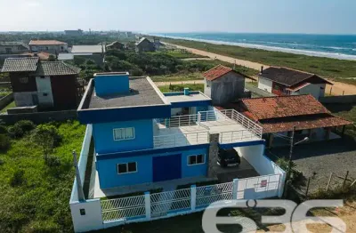 Casa com 3 quartos à venda na Rua Curitiba, 42, Praia do Ervino, São Francisco do Sul