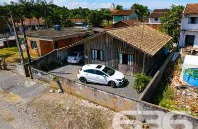 Casa com 2 quartos à venda na Rua Tuiuti, 632, Aventureiro, Joinville