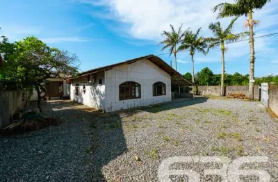 Casa com 3 quartos à venda na Rua Albano Schmidt, 225, Boa Vista, Joinville