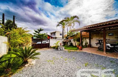 Casa com 2 quartos à venda na Rua dos Mecânicos, 319, Paranaguamirim, Joinville