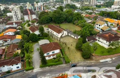 Terreno à venda na Rua Quinze de Novembro, 53, Glória, Joinville
