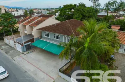 Casa com 6 quartos à venda na Rua Papa João XXIII, 210, Iririú, Joinville