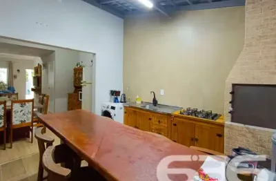 Casa com 2 quartos à venda na Avenida Paulo Schroeder, 153, Petrópolis, Joinville