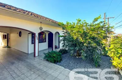 Casa com 6 quartos à venda na Rua Santa Catarina, 526, Floresta, Joinville
