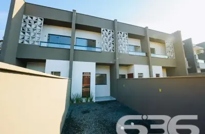 Casa com 2 quartos à venda na Rua Papa João XXIII, 157, Iririú, Joinville