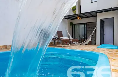 Casa com 3 quartos à venda na Rua Papa João XXIII, 203, Iririú, Joinville