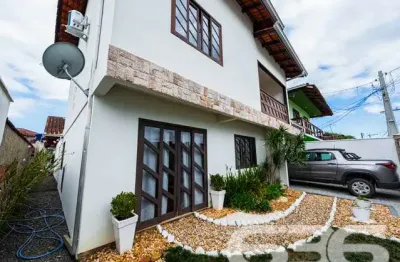 Casa com 3 quartos à venda na Rua Tuiuti, 487, Aventureiro, Joinville