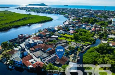 Casa com 3 quartos à venda na Amândio Cabral, 77, Centro, Balneário Barra do Sul