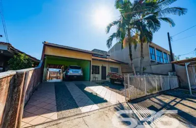 Casa com 4 quartos à venda na Rua Quinze de Novembro, 89, Vila Nova, Joinville