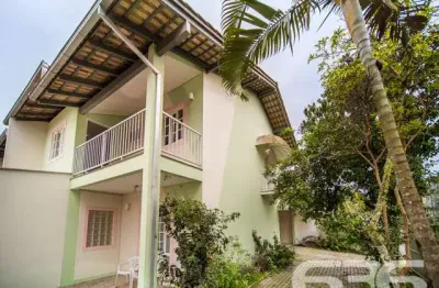 Casa com 3 quartos à venda na Rua Almirante Jaceguay, 10, Santo Antônio, Joinville