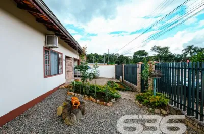 Casa com 3 quartos à venda na Rua Almirante Jaceguay, 70, Costa e Silva, Joinville