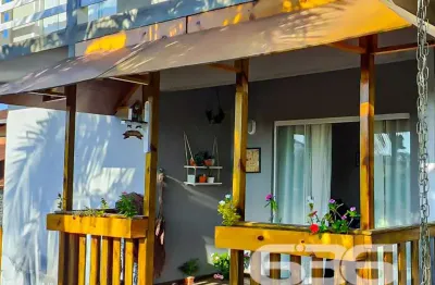 Casa com 6 quartos à venda na Rua Monsenhor Gercino, 26, João Costa, Joinville