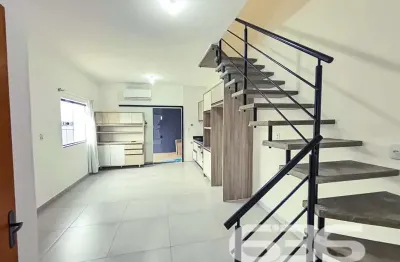 Casa com 3 quartos à venda na Albano Schimdt, 158, Boa Vista, Joinville