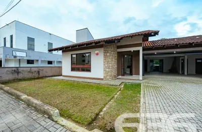 Casa comercial à venda na Pastor Guilherme Raú, 543, Saguaçu, Joinville