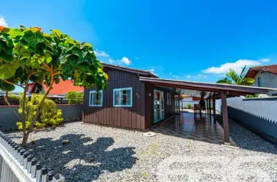 Casa com 2 quartos à venda na Perequê, 375, Pinheiros, Balneário Barra do Sul