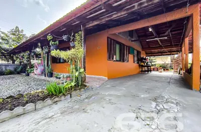 Casa com 3 quartos à venda na Perequê, 23, Pinheiros, Balneário Barra do Sul