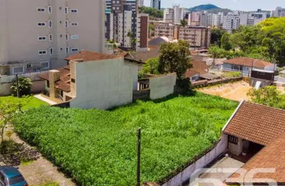 Terreno à venda na Rua Quinze de Novembro, 329, Glória, Joinville