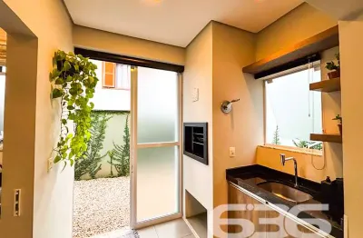 Casa com 2 quartos à venda na Rua Papa João XXIII, 128, Iririú, Joinville