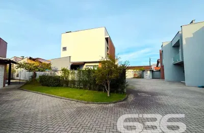 Casa com 2 quartos à venda na Rua Papa João XXIII, 128, Iririú, Joinville