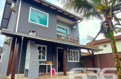 Casa com 5 quartos à venda na Rua Tuiuti, 44, Aventureiro, Joinville