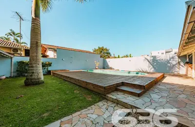 Casa com 5 quartos à venda na Rua Minas Gerais, 305, Nova Brasília, Joinville