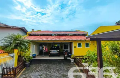 Casa com 3 quartos à venda na Rua Tuiuti, 33, Aventureiro, Joinville