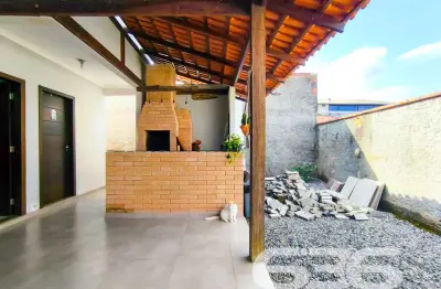 Casa com 3 quartos à venda na Avenida Paulo Schroeder, 360, Petrópolis, Joinville