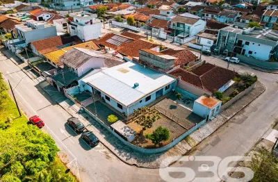 Casa com 3 quartos à venda na Rua Benício Felipe da Silva, 188, Adhemar Garcia, Joinville