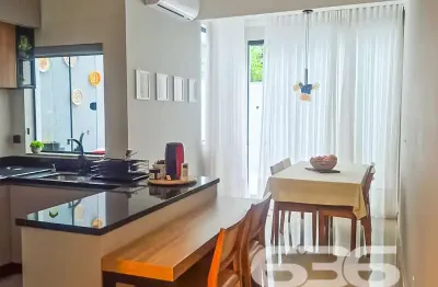 Casa com 3 quartos à venda na Avenida Paulo Schroeder, 577, Petrópolis, Joinville