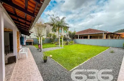 Casa com 3 quartos à venda na Rua Miosotes, 33, Fátima, Joinville