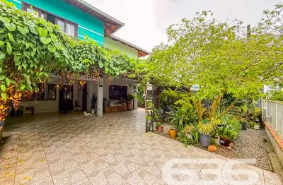 Casa com 6 quartos à venda na Rua Monsenhor Gercino, 312, João Costa, Joinville