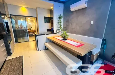 Casa com 3 quartos à venda na Rua Quinze de Novembro, 135, Vila Nova, Joinville