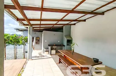 Casa com 2 quartos à venda na Avenida Paulo Schroeder, 275, Petrópolis, Joinville