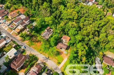 Terreno à venda na Rua Albano Schmidt, 440, Boa Vista, Joinville