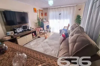 Casa com 2 quartos à venda na Rua Monsenhor Gercino, 144, João Costa, Joinville