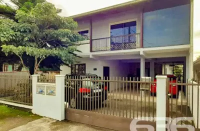 Casa com 6 quartos à venda na Boehmerwaldt, 354, Parque Guarani, Joinville