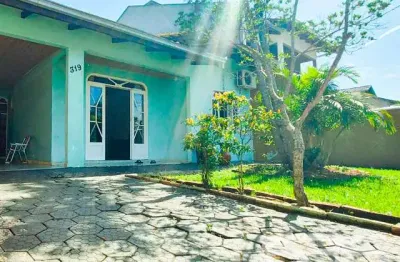 Casa com 3 quartos à venda na Rua Benício Felipe da Silva, 319, Adhemar Garcia, Joinville