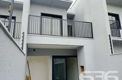 Casa com 3 quartos à venda na Rua Albano Schmidt, 38, Boa Vista, Joinville